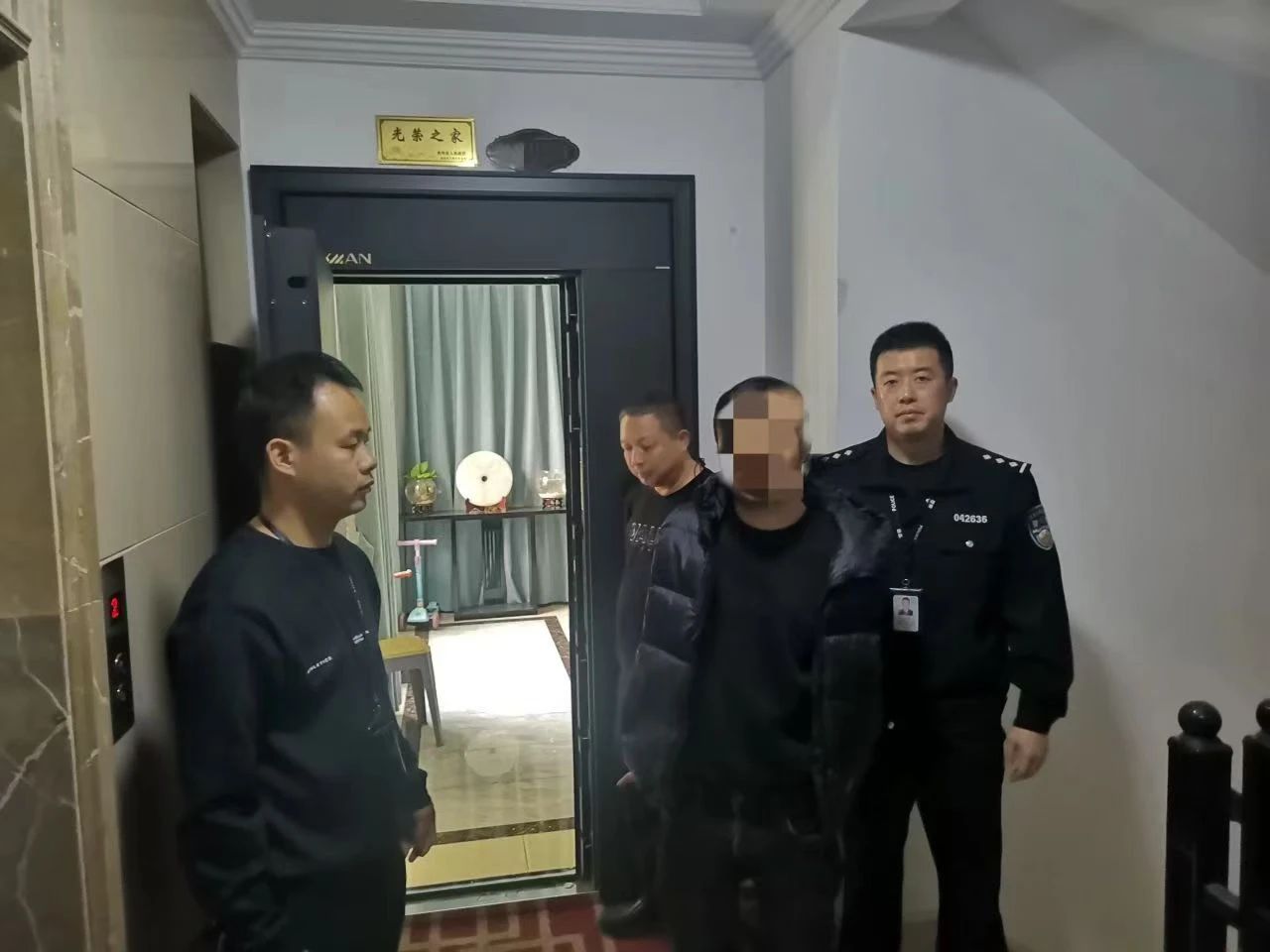 德卧镇全副伪装仍被识别！双龙公安成功抓获一名撬锁盗窃嫌疑人